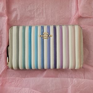 Coach Accordion Zip Wallet With Ombre Quilting